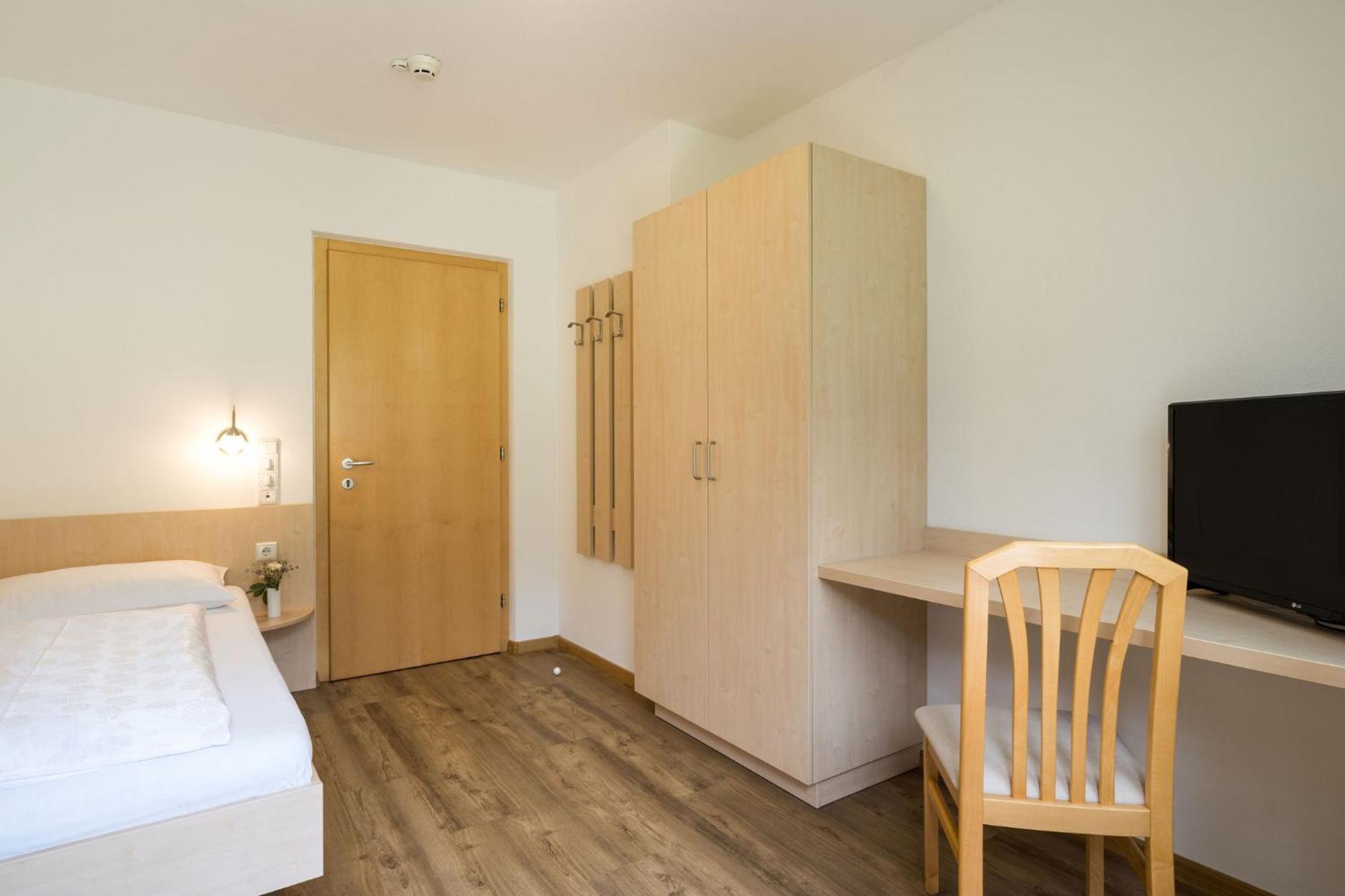 Garni Schorneck Bed & Breakfast Brunico Dış mekan fotoğraf