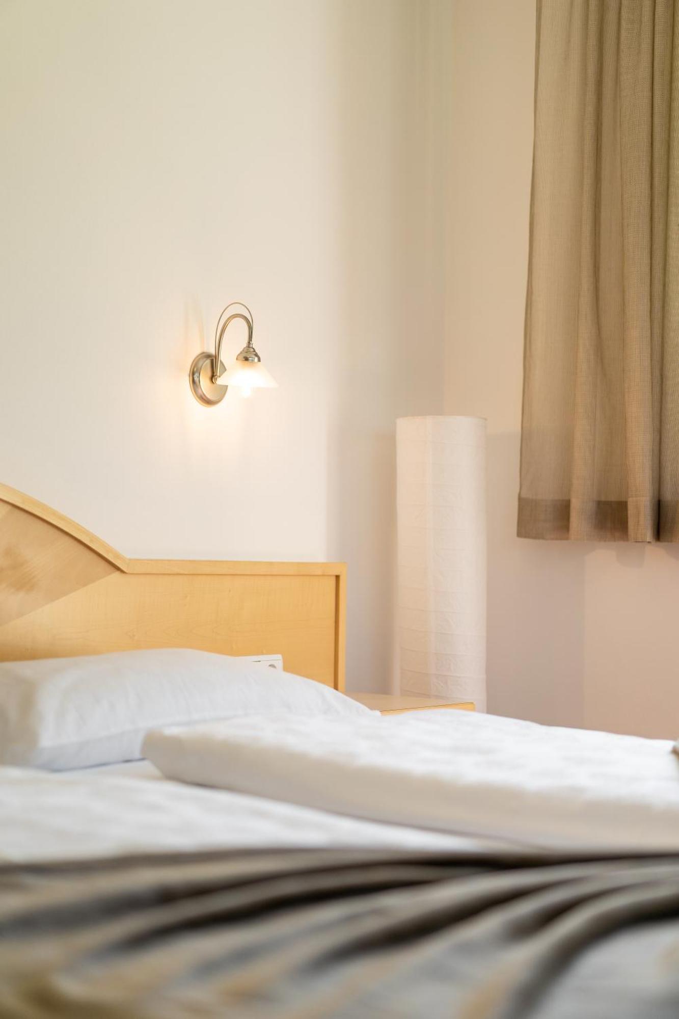 Garni Schorneck Bed & Breakfast Brunico Dış mekan fotoğraf