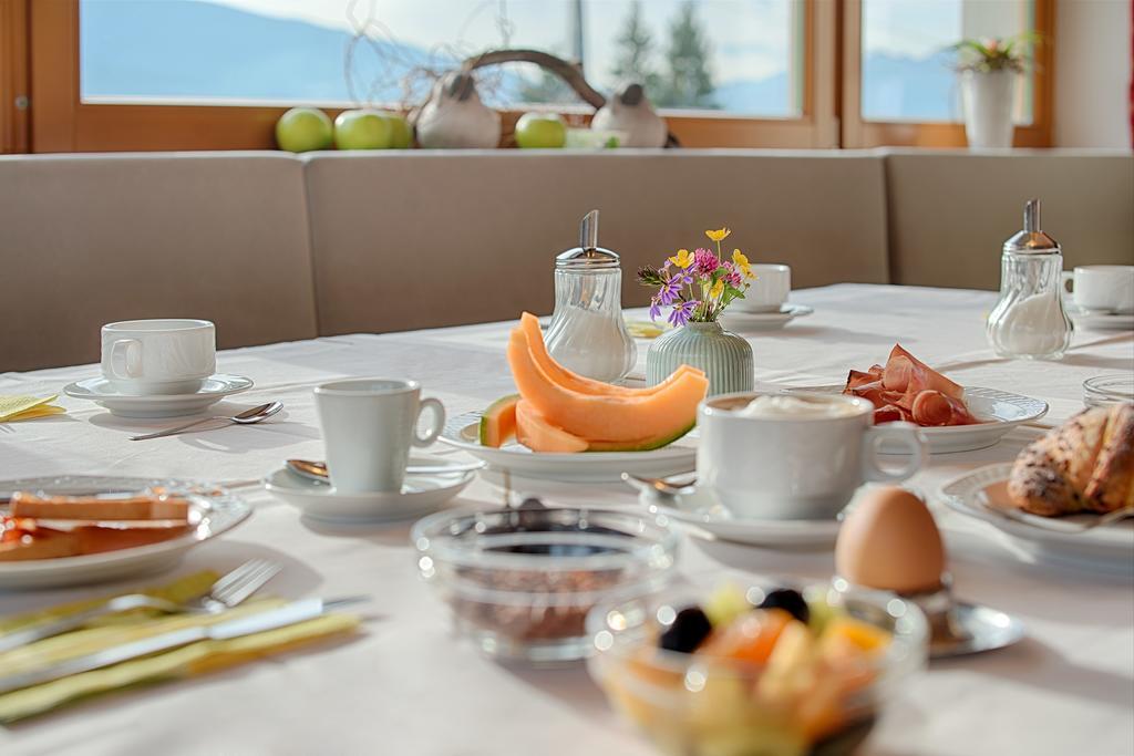 Garni Schorneck Bed & Breakfast Brunico Dış mekan fotoğraf